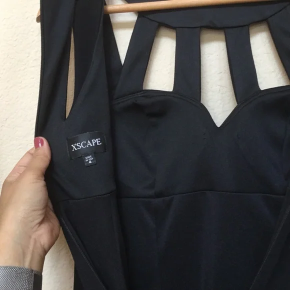 Xscape Black Cutout Crepe Sheath Dress Sz 4 - Picture 6 of 8